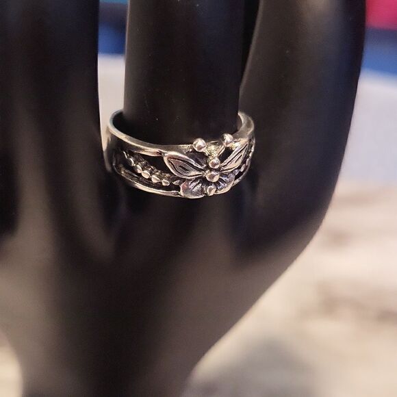 Silvery Butterfly Ring Size 7 - Picture 7 of 10